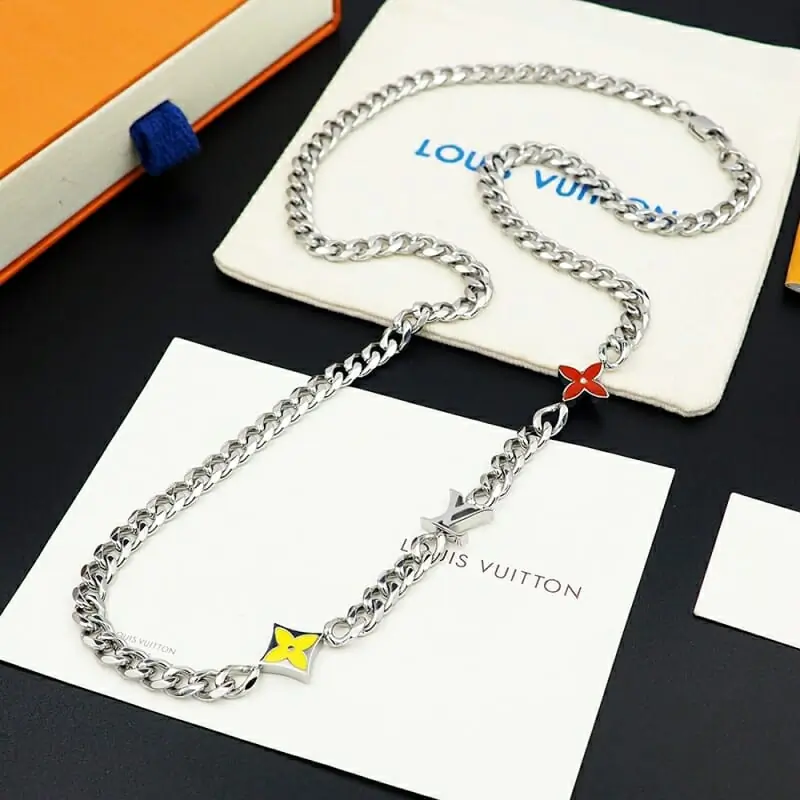 louis vuitton collier s_123a6603